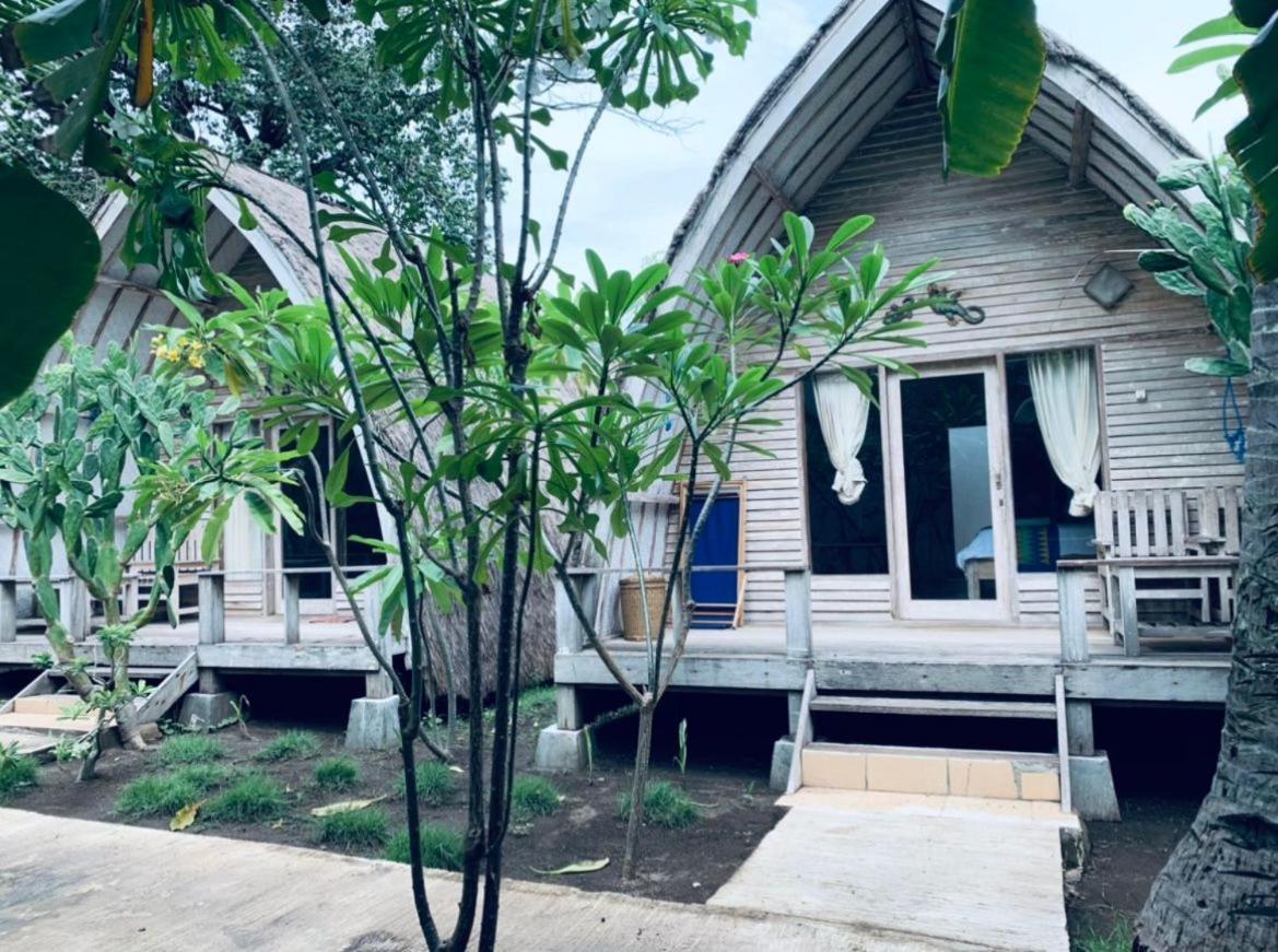 Star Bar And Bungalows Gili Air Ngoại thất bức ảnh