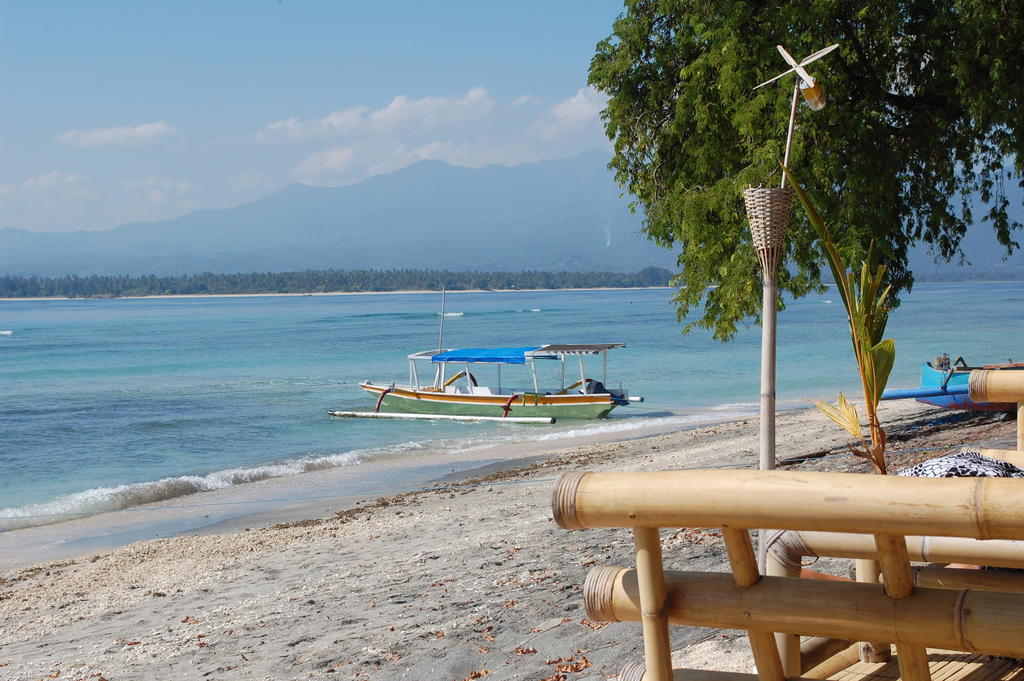 Star Bar And Bungalows Gili Air Ngoại thất bức ảnh