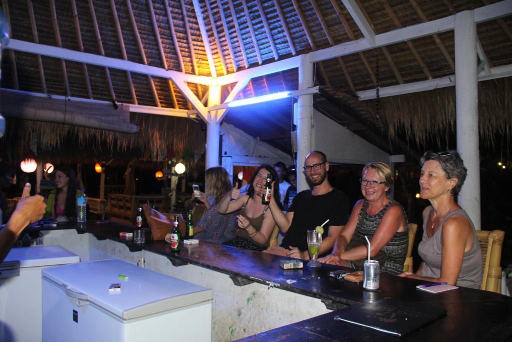 Star Bar And Bungalows Gili Air Ngoại thất bức ảnh