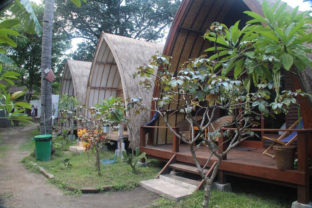 Star Bar And Bungalows Gili Air Ngoại thất bức ảnh