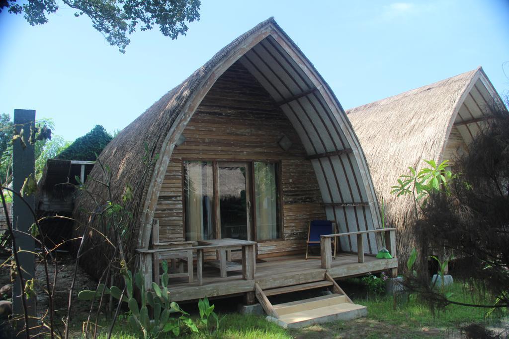 Star Bar And Bungalows Gili Air Ngoại thất bức ảnh