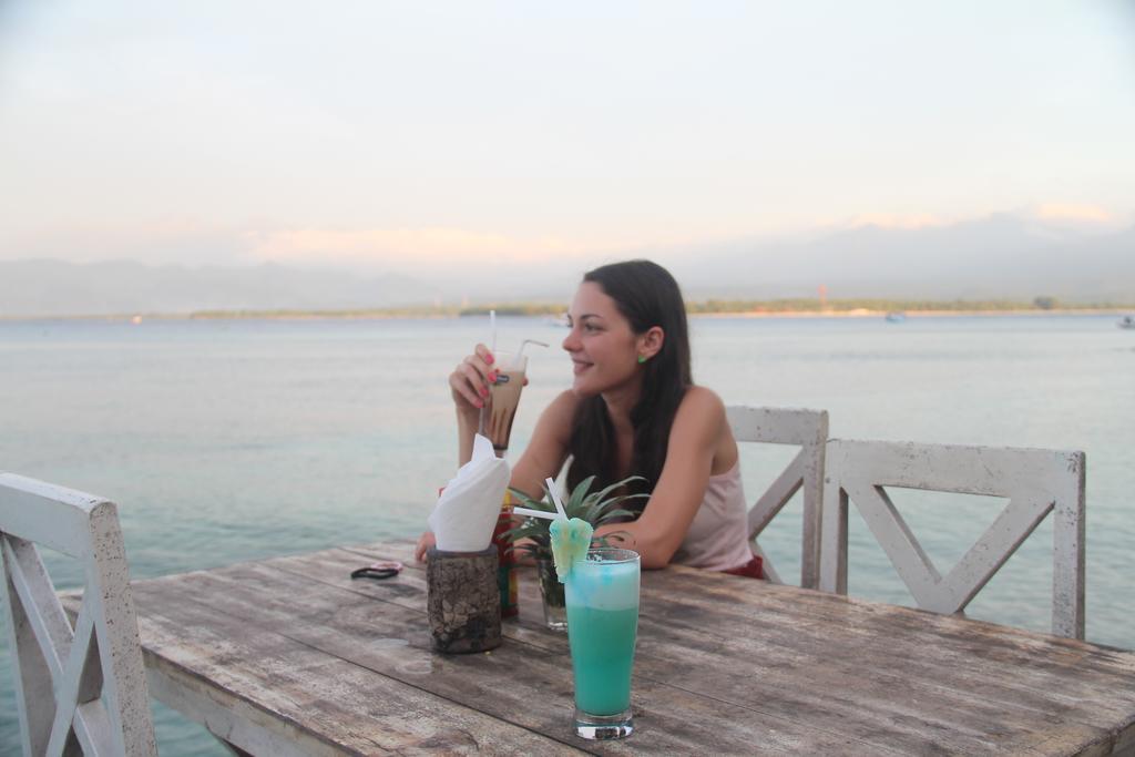 Star Bar And Bungalows Gili Air Ngoại thất bức ảnh