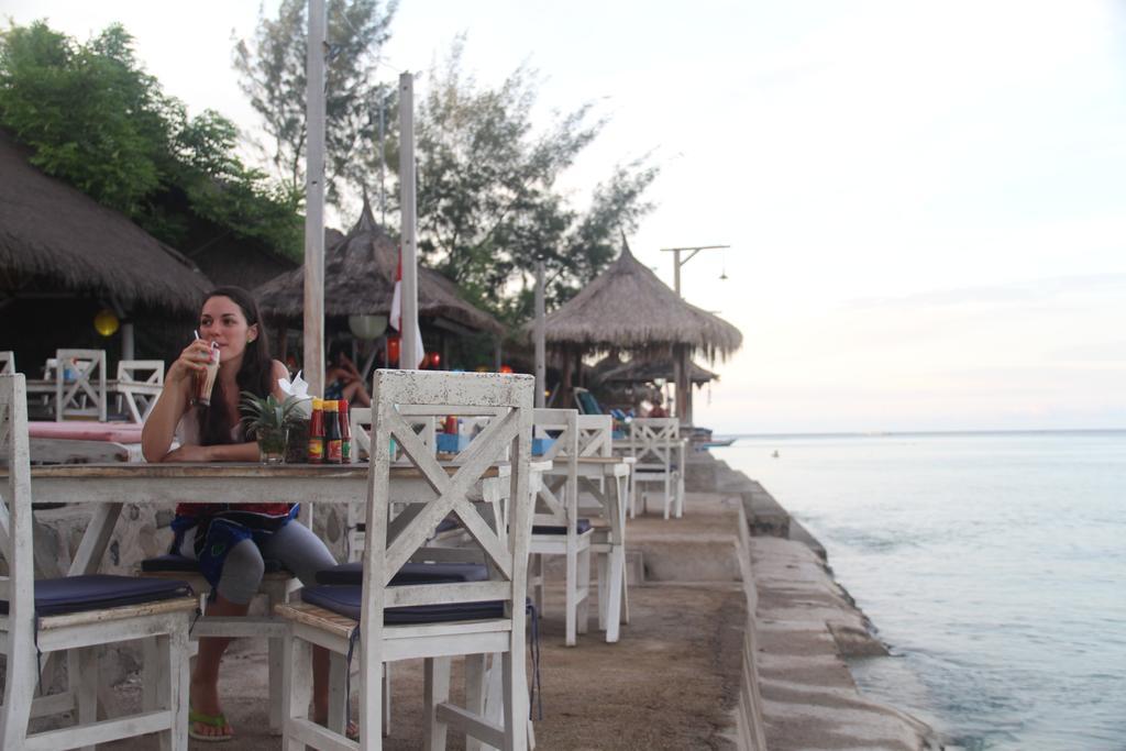 Star Bar And Bungalows Gili Air Ngoại thất bức ảnh