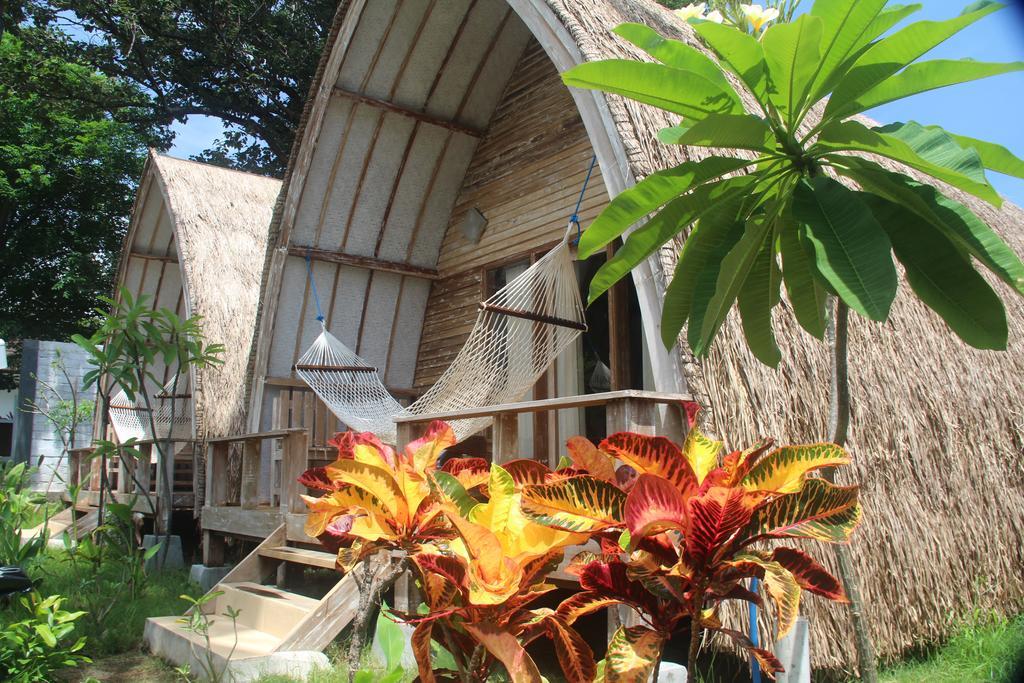 Star Bar And Bungalows Gili Air Ngoại thất bức ảnh