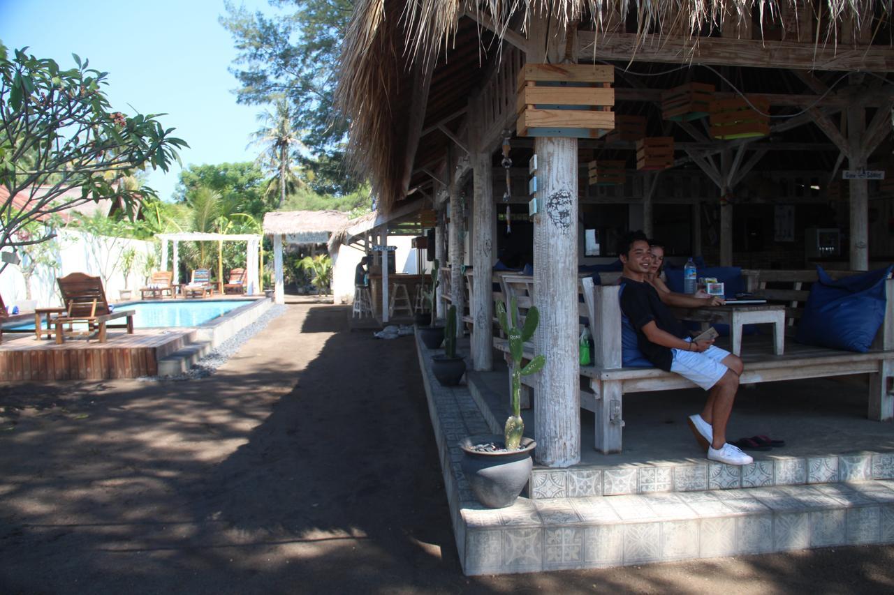 Star Bar And Bungalows Gili Air Ngoại thất bức ảnh