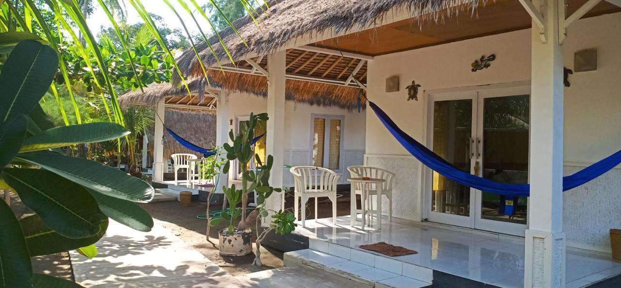 Star Bar And Bungalows Gili Air Ngoại thất bức ảnh